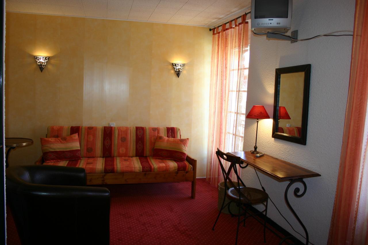 Le Ponant Hotel Pradelles Exterior foto